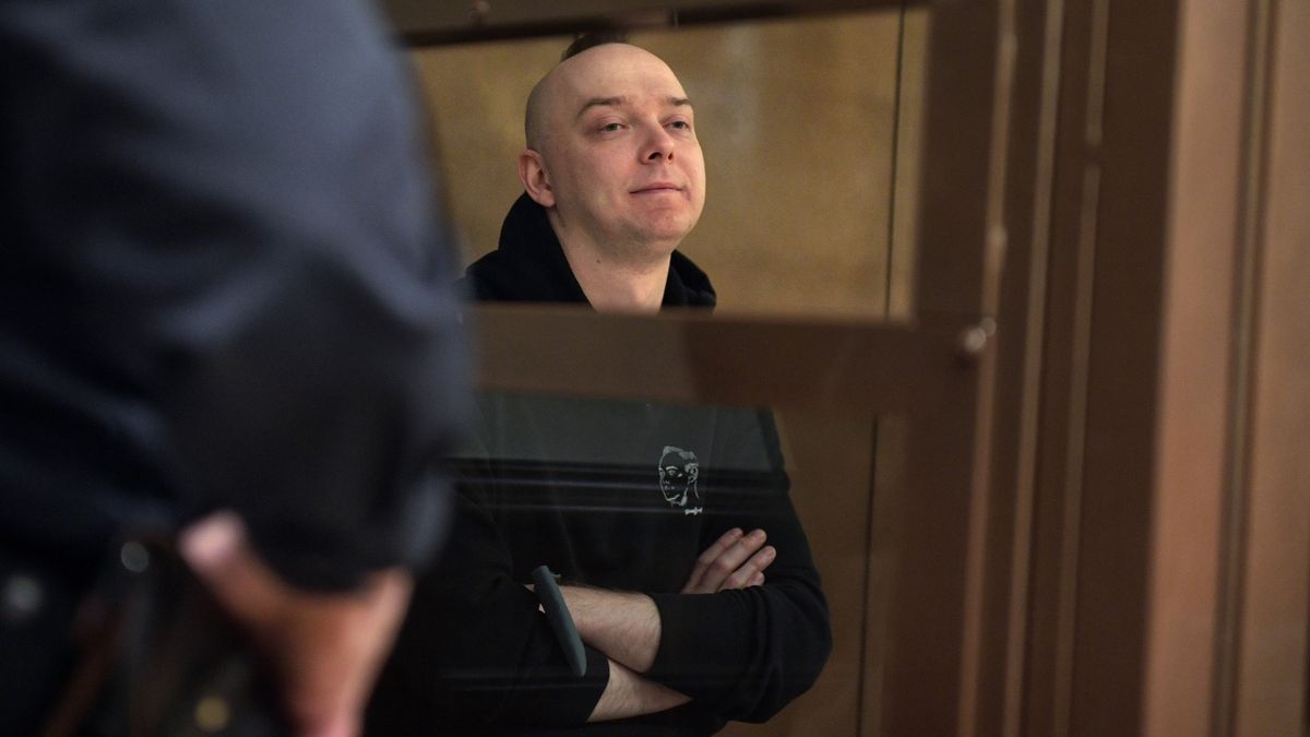 Ruského novináře čeká 22 let vězení. Kvůli údajné spolupráci s českou rozvědkou